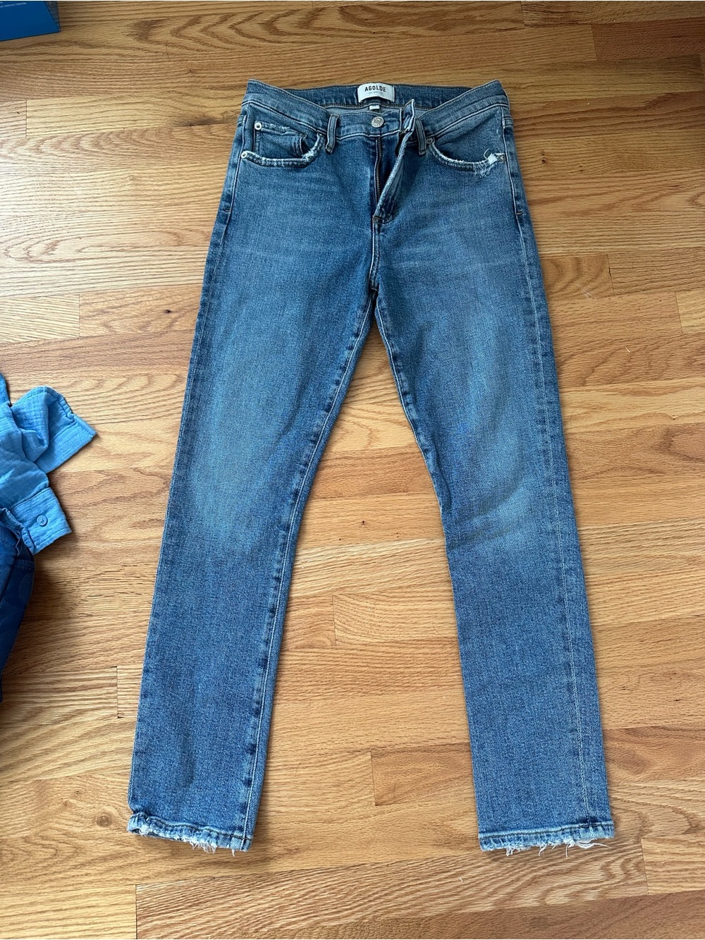 Agolde Women’s Skinny Jeans in Faded Blue Denim